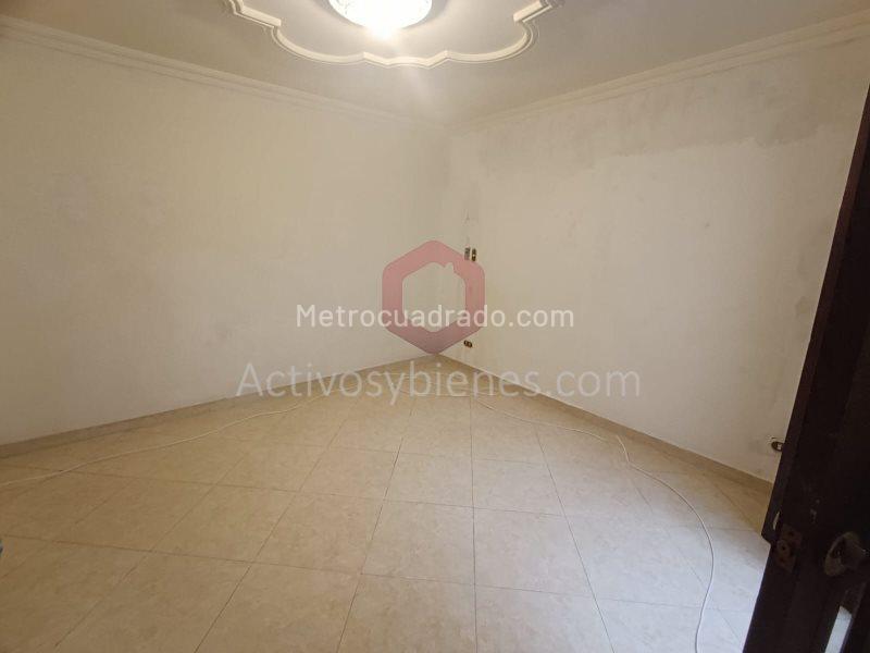 4BR House with Private Garage in Santa Teresita - 7