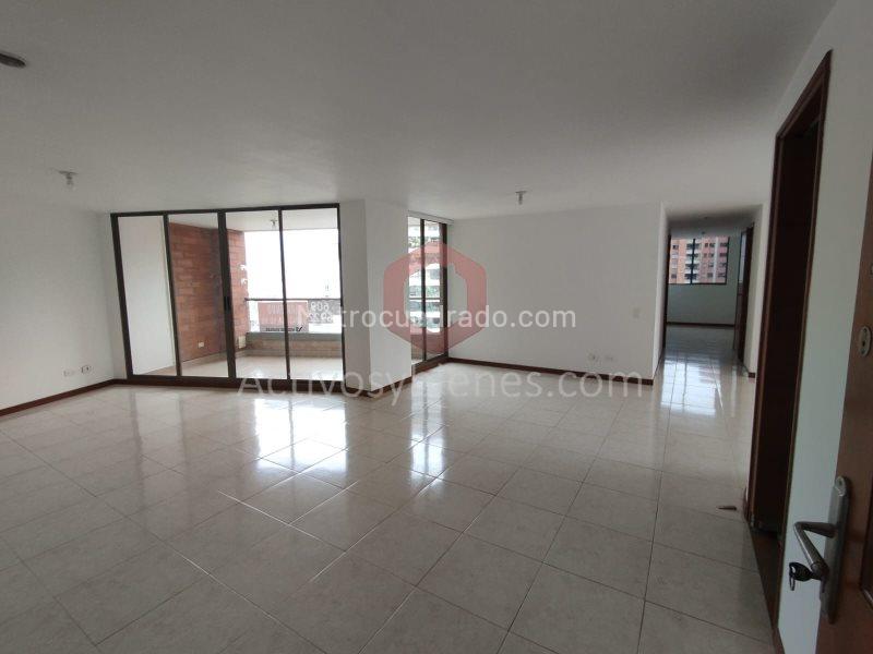 Apartamento de 3 Alcobas con Estudio en Santa María de los Ángeles