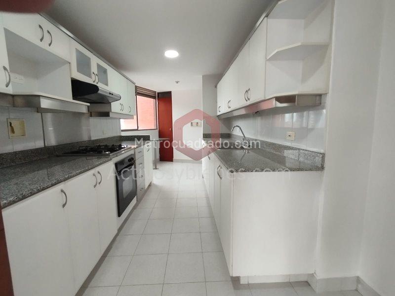 Apartamento de 3 Alcobas con Estudio en Santa María de los Ángeles - 2