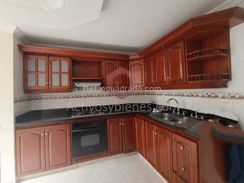 Commercial House for Rent in La Castellana