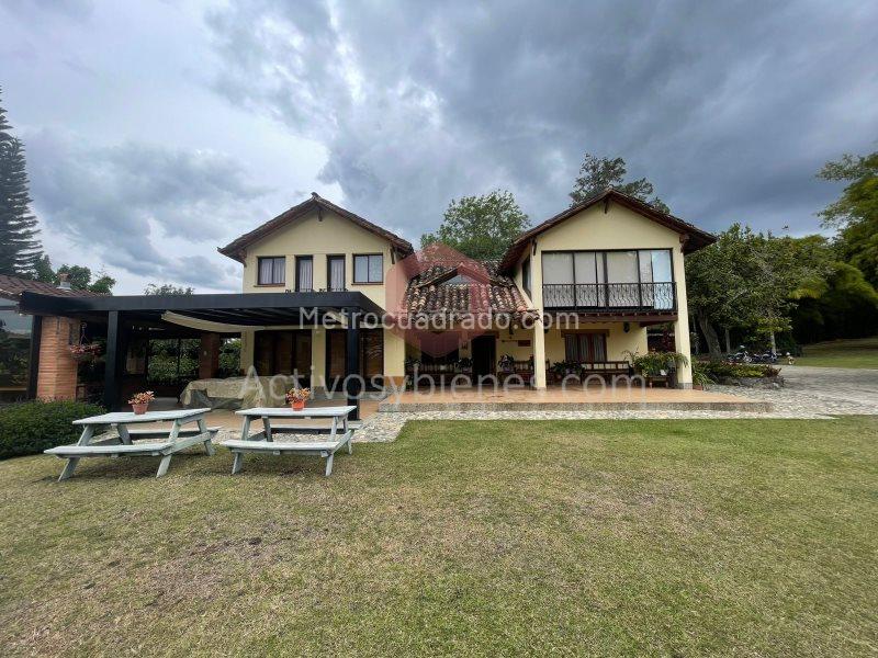 5BR Finca in La Fe (7000 m²)