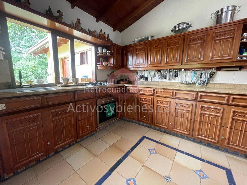 5BR Finca in La Fe (7000 m²) - 2