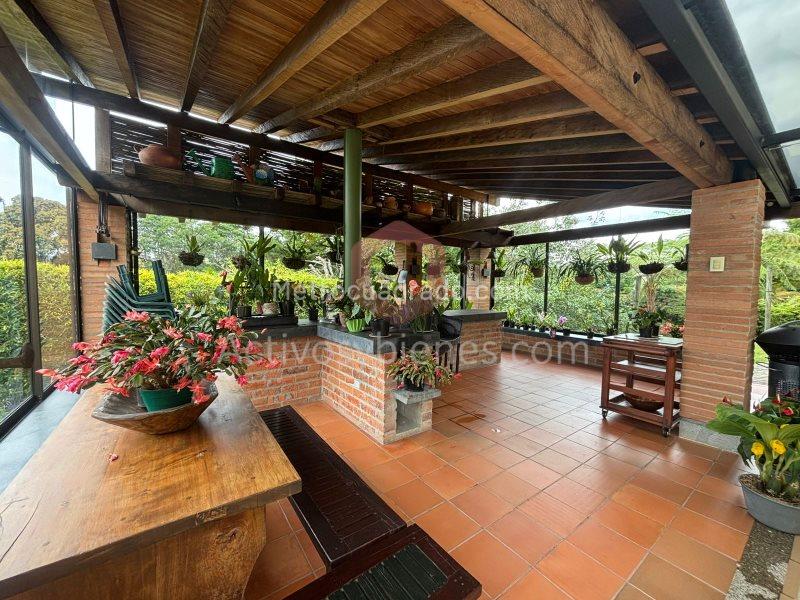 5BR Finca in La Fe (7000 m²) - 3