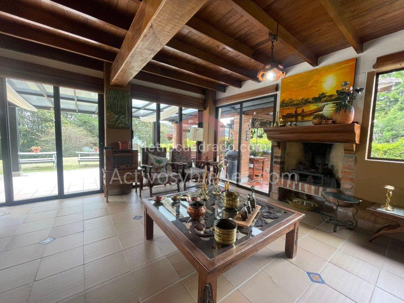 5BR Finca in La Fe (7000 m²) - 5