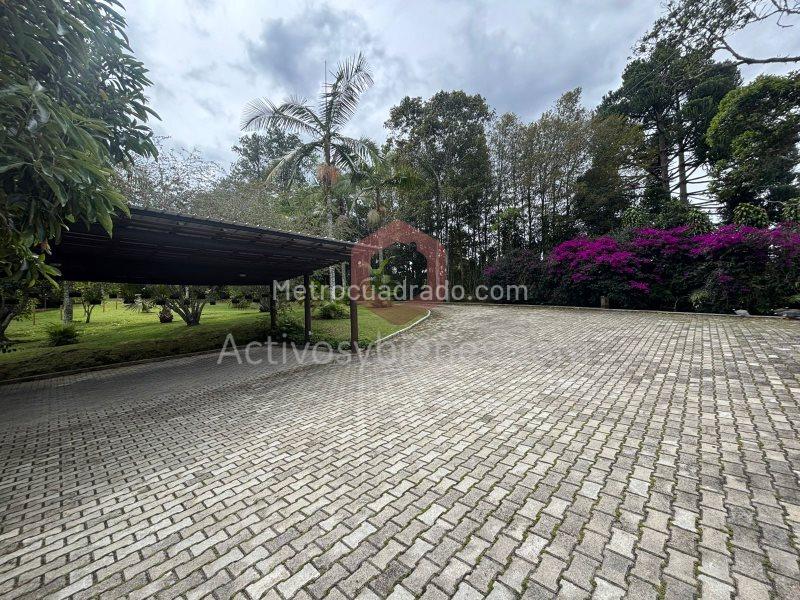 4BR Finca in La Fe (4000 m²) - 5