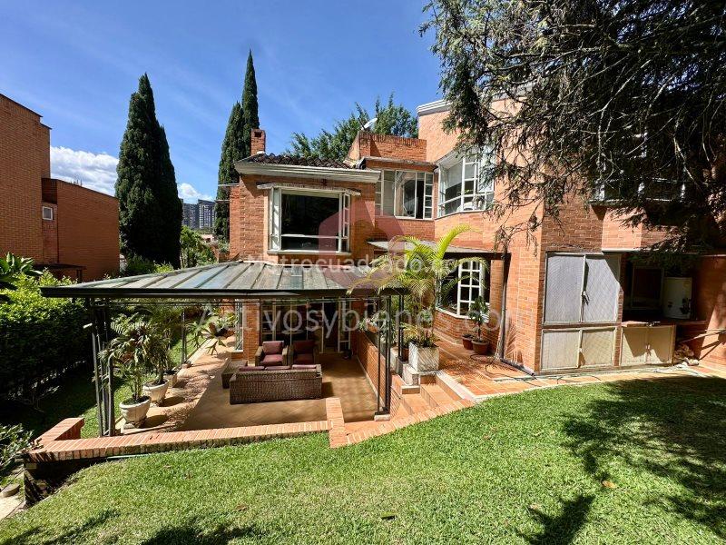 Triplex 4BR House for Rent or Sale in El Poblado Medellín