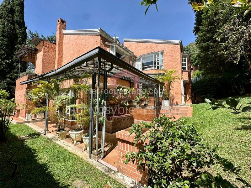 Triplex 4BR House for Rent or Sale in El Poblado Medellín - 2