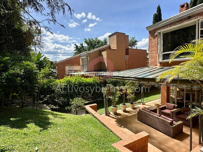 Triplex 4BR House for Rent or Sale in El Poblado Medellín - 3
