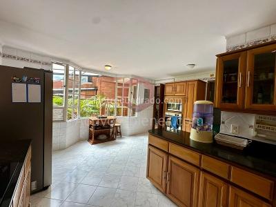 Casa en arriendo en El Poblado, Medellín · foto 12 de 20