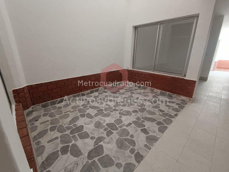 4BR House with Patios in Laureles - 2