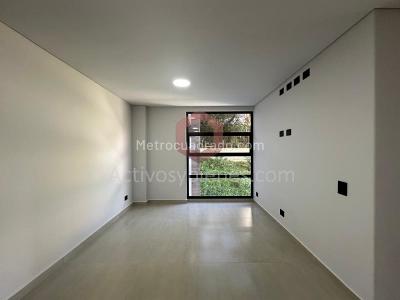 Apartamento de 3 alcobas en venta en El Poblado, Medellín, 230 m² · foto 14 de 20