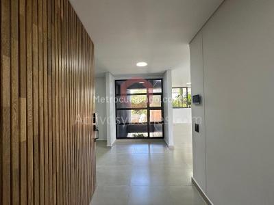 Apartamento de 3 alcobas en venta en El Poblado, Medellín, 230 m² · foto 15 de 20
