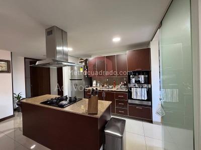 Apartamento de 3 alcobas en venta en El Poblado, Medellín, 129 m² · foto 7 de 20