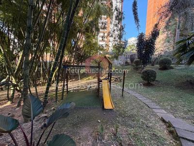 Apartamento de 3 alcobas en venta en El Poblado, Medellín, 129 m² · foto 19 de 20