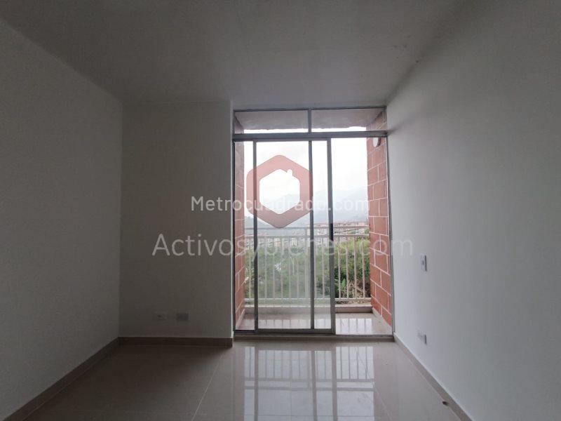 Remodeled 3BR Apartment with Balcony in Robledo (La Aurora) - 2