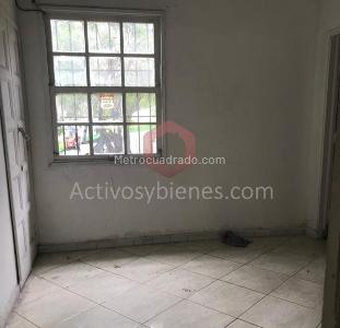 Casa de 4 alcobas en arriendo en Boston, Medellín, 370 m² · foto 4 de 7