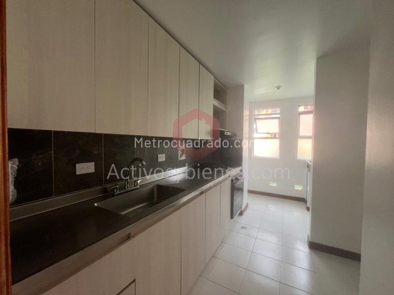 Apartamento de 3 Alcobas en Las Palmas (El Poblado) con Balcón y Doble Parqueadero - 2