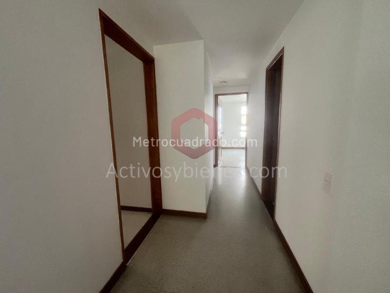 Apartamento de 3 Alcobas en Las Palmas (El Poblado) con Balcón y Doble Parqueadero - 7