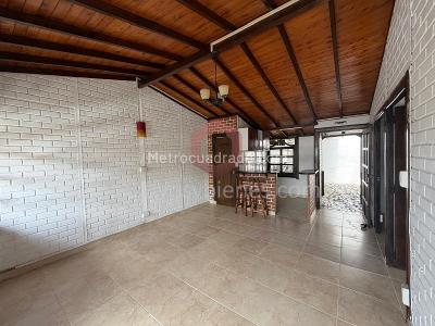 Apartamento de 2 alcobas en venta en Alfonso Lopez, Medellín, 69 m² · foto 7 de 19