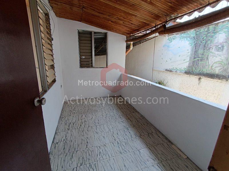 Casa Amplia de 5 Alcobas en La América - 2