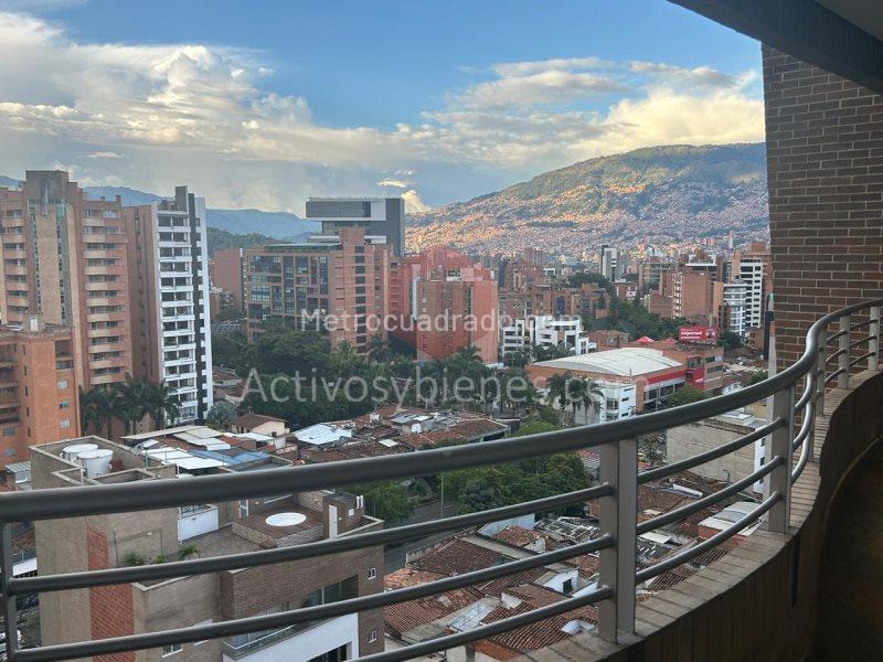 Luxurious 3BR Penthouse with Terrace in El Nogal - 3