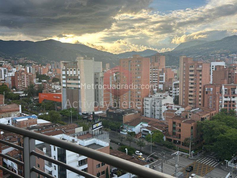 Luxurious 3BR Penthouse with Terrace in El Nogal - 4