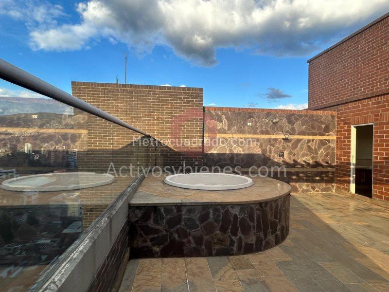 Luxurious 3BR Penthouse with Terrace in El Nogal - 8