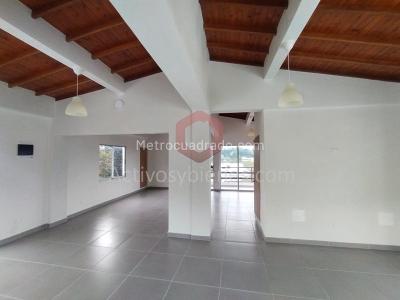 Casa de 3 alcobas en venta en Aeropuerto, Rionegro, 576 m² · foto 18 de 20