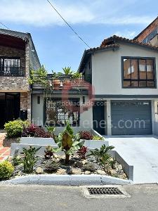 Casa de 4 alcobas en venta en Santa Monica, Medellín, 253 m² · foto 2 de 20