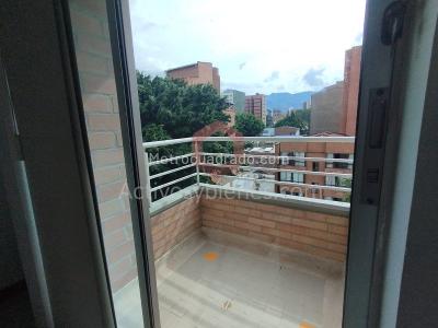 Apartamento de 3 alcobas en arriendo en Laureles, Medellín, 89 m² · foto 15 de 20