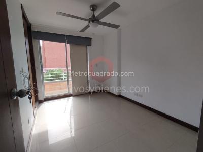 Apartamento de 3 alcobas en arriendo en Laureles, Medellín, 89 m² · foto 18 de 20