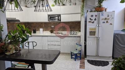 Casa de 5 alcobas en venta en La Castellana, Medellín, 178 m² · foto 2 de 13