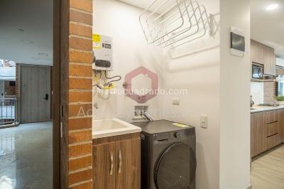 Apartamento en arriendo en Laureles, Medellín · foto 3 de 13