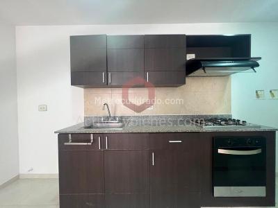 Apartamento de 3 alcobas en venta en Villa Carlota, Medellín, 85 m² · foto 2 de 15