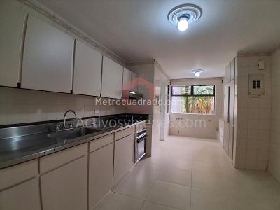 Apartamento de 4 alcobas en arriendo en Santa María De Los Ángeles, Medellín, 132 m² · foto 3 de 20
