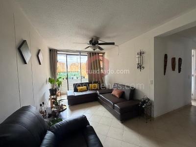 Apartamento de 3 alcobas en venta en El Poblado, Medellín, 77 m² · foto 2 de 18