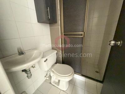 Apartamento de 2 alcobas en arriendo en El Chagualo, Medellín, 55 m² · foto 8 de 17