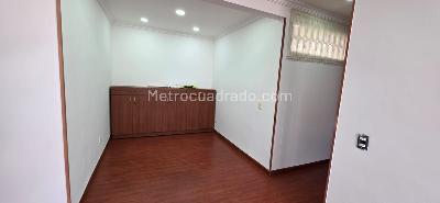 Apartamento de 3 alcobas en venta en Hayuelos, Bogotá, 73 m² · foto 7 de 17