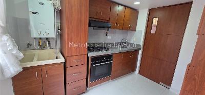Apartamento de 3 alcobas en venta en Hayuelos, Bogotá, 73 m² · foto 4 de 17