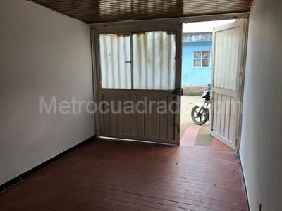 Casa de 3 alcobas en venta en Barrio Nuevo Jardin, Villavicencio, 80 m² · foto 3 de 12