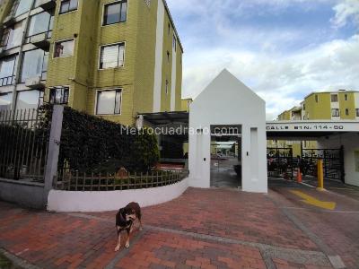 Apartamento de 3 alcobas en venta en Parques De Alejandria, Bogotá, 66 m² · foto 2 de 19