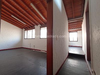 Casa de 5 alcobas en venta en Barzal, Villavicencio, 238 m² · foto 10 de 20