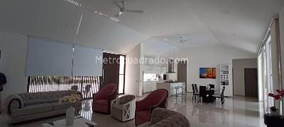 Casa de 4 alcobas en venta en Conj, Villavicencio, 1900 m² · foto 3 de 19