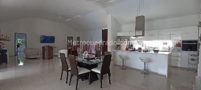 Casa de 4 alcobas en venta en Conj, Villavicencio, 1900 m² · foto 5 de 19