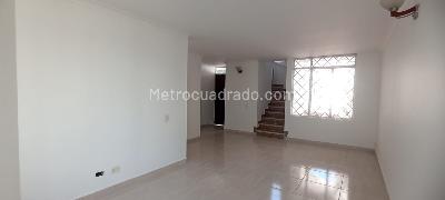 Casa de 3 alcobas en venta en Conj, Villavicencio, 109 m² · foto 3 de 17