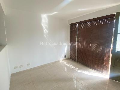 Casa de 4 alcobas en venta en El Refugio, Bogotá, 109 m² · foto 2 de 20