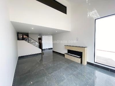 Casa de 5 alcobas en venta en La Alhambra Monaco, Bogotá, 235 m² · foto 2 de 20