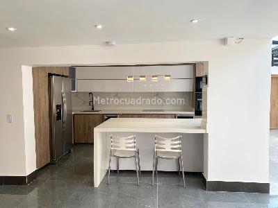 Casa de 5 alcobas en venta en La Alhambra Monaco, Bogotá, 235 m² · foto 5 de 20