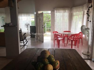 Casa de 3 alcobas en venta en Girardot, Girardot, 100 m² · foto 2 de 8