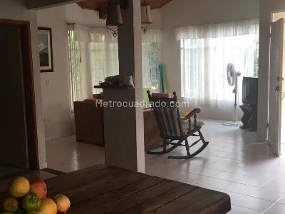 Casa de 3 alcobas en venta en Girardot, Girardot, 100 m² · foto 3 de 8